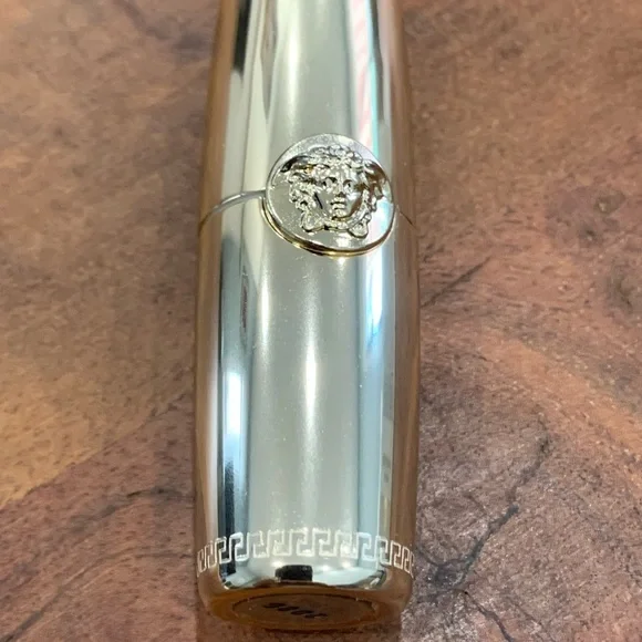 Versace - Picture 5 of 9